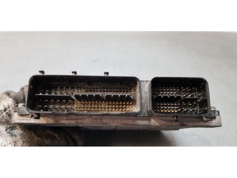 Recambio de centralita motor uce para toyota avensis (t27) advance referencia OEM IAM 8966105D30  