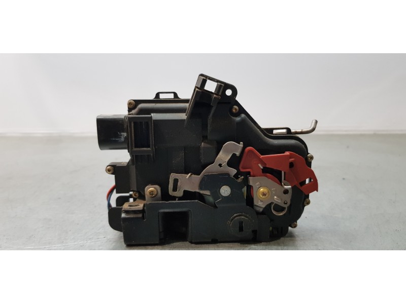 Recambio de cerradura puerta trasera derecha para audi a4 berlina (8e) 2.0 fsi referencia OEM IAM 8E0839016C   Recambio de cerradura puerta trasera derecha para audi a4 berlina (8e) 2.0 fsi referencia OEM IAM 8E0839016C