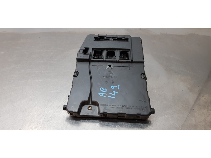 Recambio de caja reles / fusibles para renault scenic ii grand exception referencia OEM IAM 8200351184   Recambio de caja reles / fusibles para renault scenic ii grand exception referencia OEM IAM 8200351184