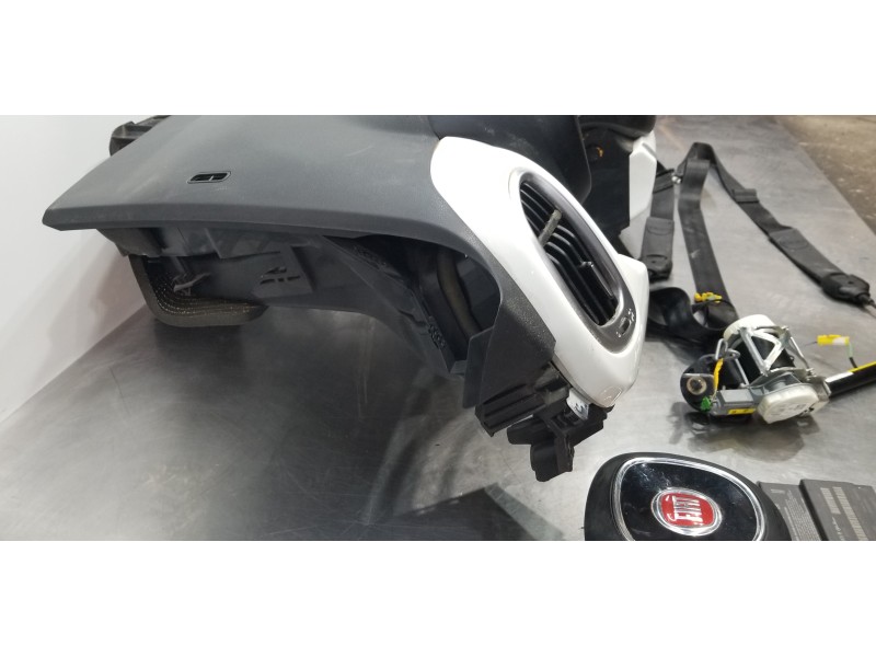 Recambio de kit airbag para fiat 500 l (330) basic referencia OEM IAM 735607023 735612116 51981690 Recambio de kit airbag para fiat 500 l (330) basic referencia OEM IAM 735607023 735612116 51981690