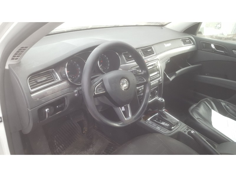 skoda superb combi (3t5) del año 2015