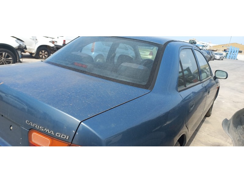 mitsubishi carisma berlina 4 (da0) del año 1999