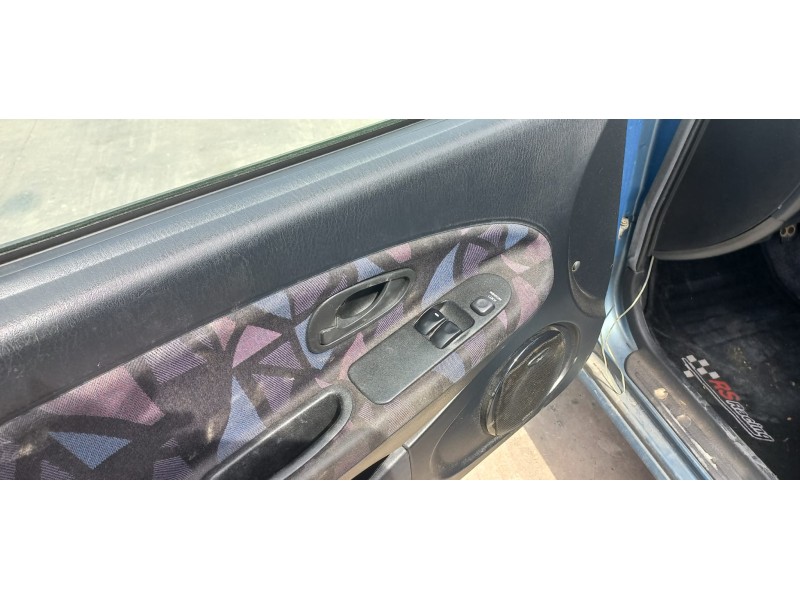 mitsubishi carisma berlina 4 (da0) del año 1999