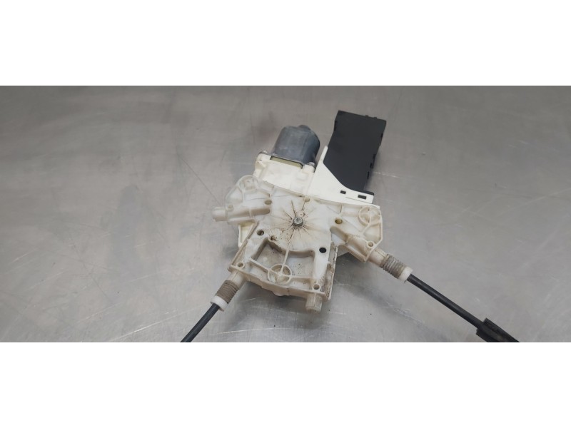 Recambio de elevalunas delantero derecho para peugeot 407 st sport referencia OEM IAM 9222Q4  