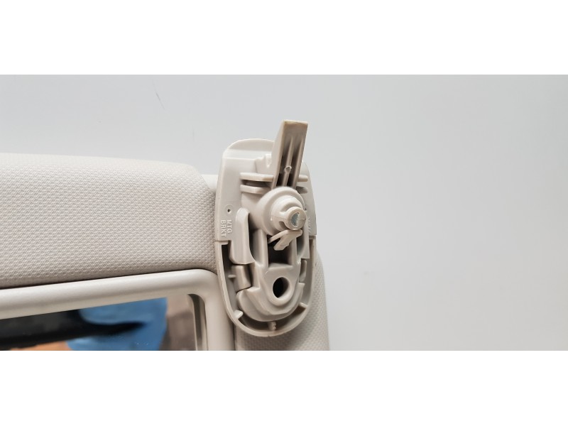 Recambio de parasol derecho para hyundai tucson tecno sky referencia OEM IAM 85220N9300MMH  