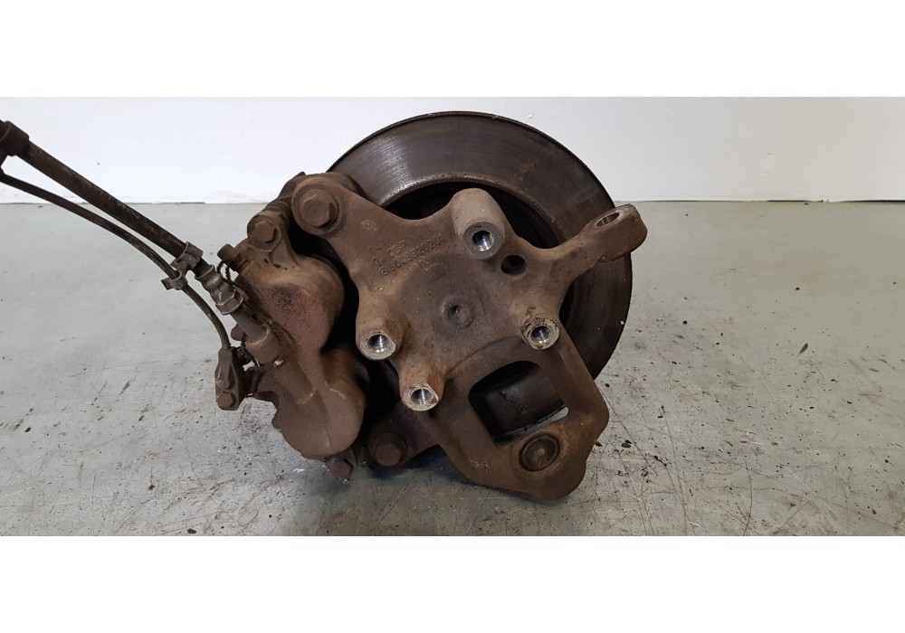 Recambio de mangueta delantera izquierda para mercedes sprinter (w901,w904) caja cerr. 412 d (904.462) referencia OEM IAM 904332