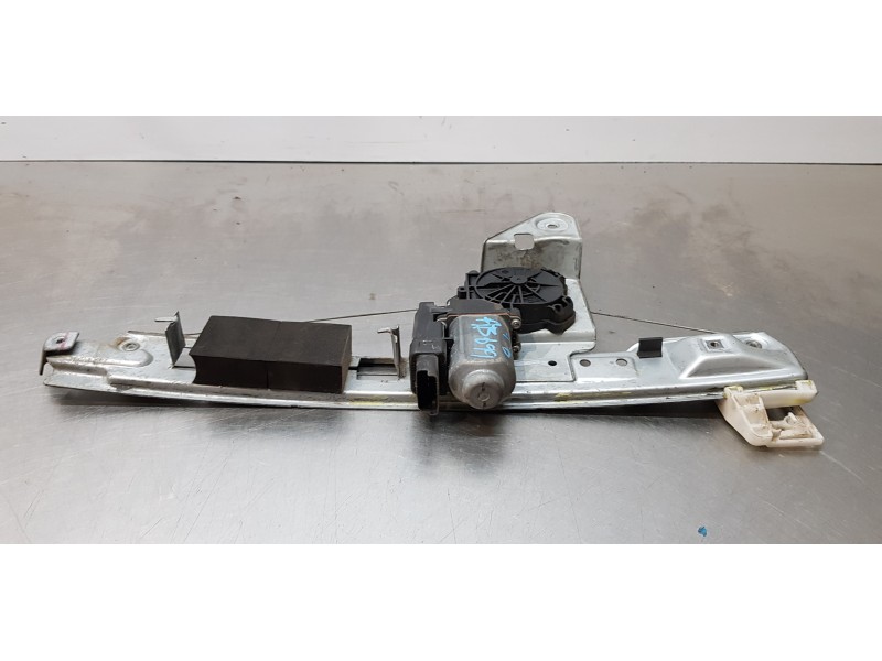 Recambio de elevalunas trasero derecho para renault megane ii berlina 5p emotion referencia OEM IAM 8201010921  