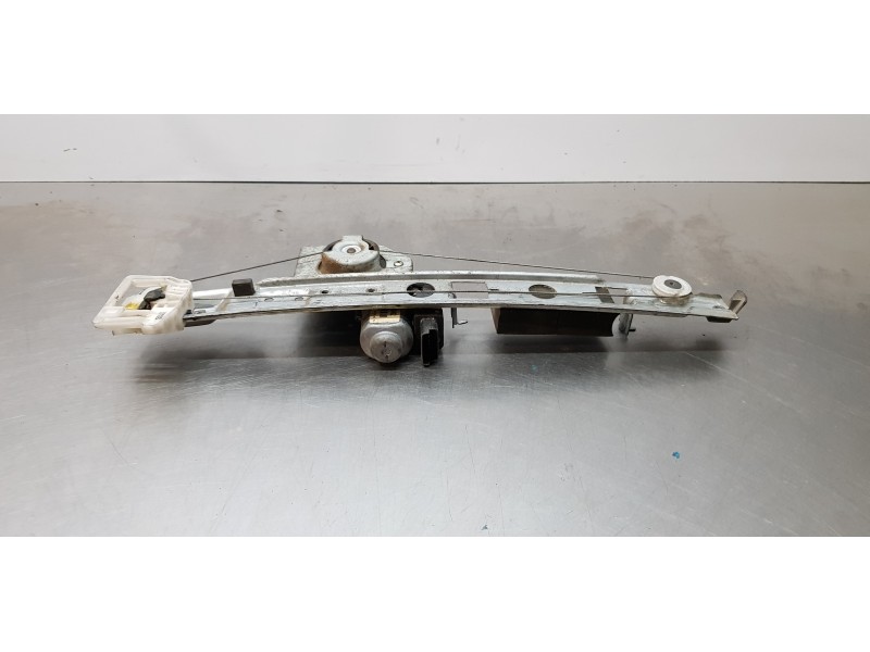 Recambio de elevalunas trasero derecho para renault megane ii berlina 5p emotion referencia OEM IAM 8201010921  