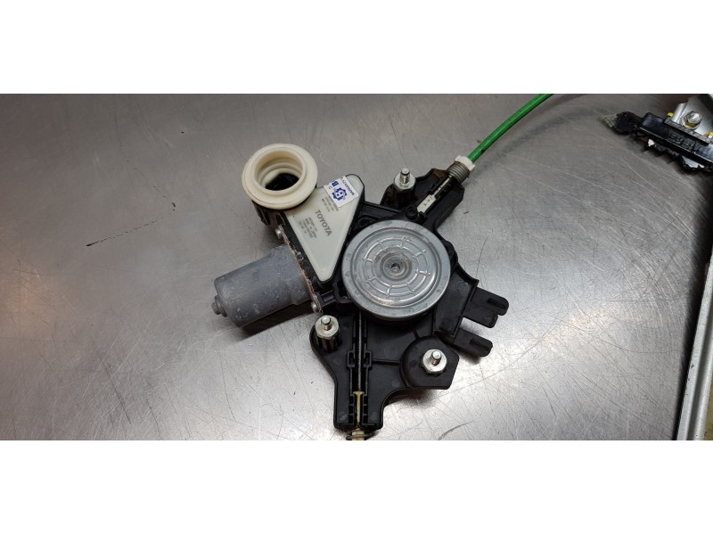 Recambio de elevalunas delantero izquierdo para toyota corolla (e21) hybrid active referencia OEM IAM 6982002741 8570102090 