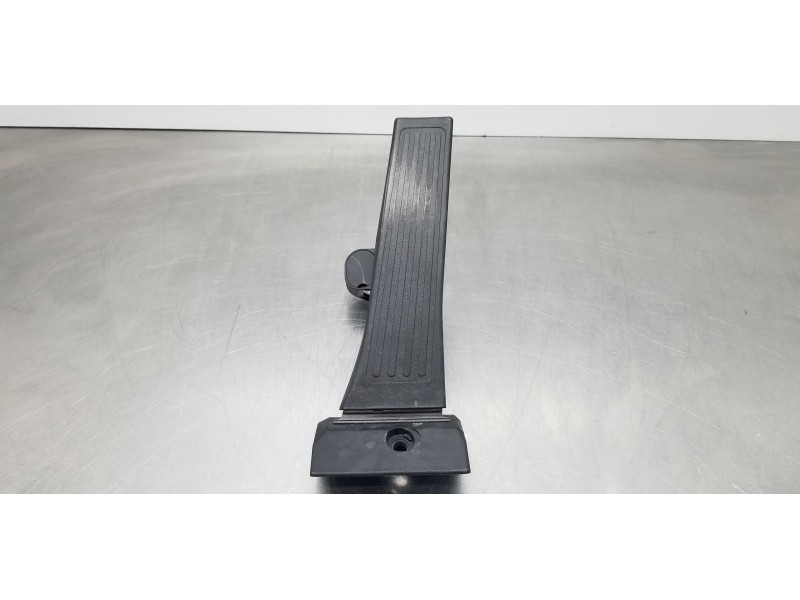 Recambio de pedal acelerador para hyundai tucson tecno sky referencia OEM IAM 32700N7100  