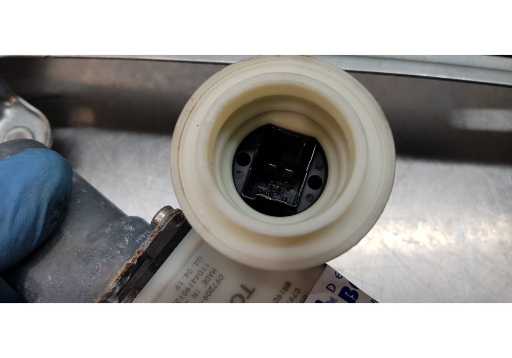 Recambio de elevalunas delantero izquierdo para toyota corolla (e21) hybrid active referencia OEM IAM 6982002741 8570102090 