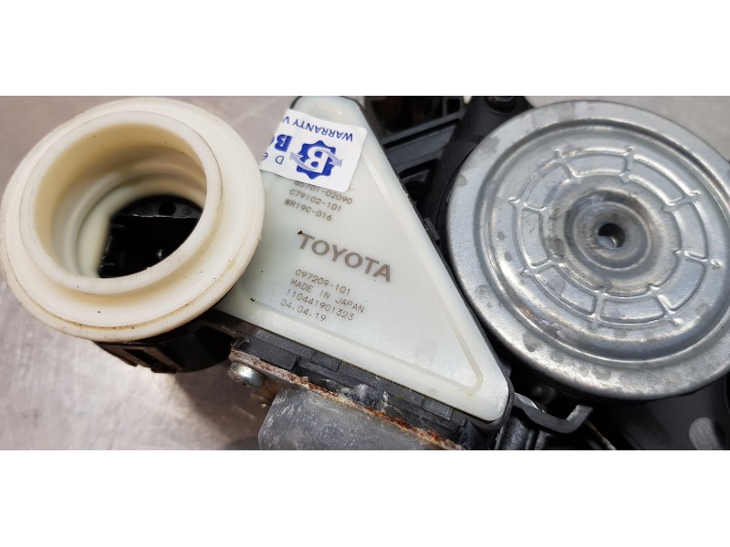 Recambio de elevalunas delantero izquierdo para toyota corolla (e21) hybrid active referencia OEM IAM 6982002741 8570102090 