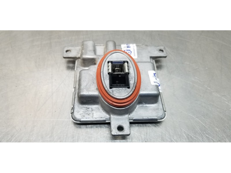 Recambio de centralita faros xenon para bmw serie 1 lim. (f20) 118d xdrive referencia OEM IAM 7318327  