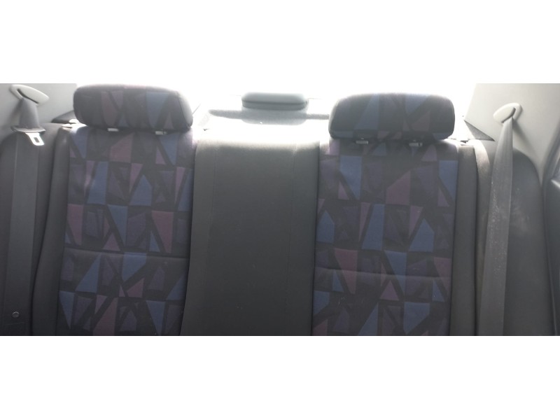 mitsubishi carisma berlina 4 (da0) del año 1999