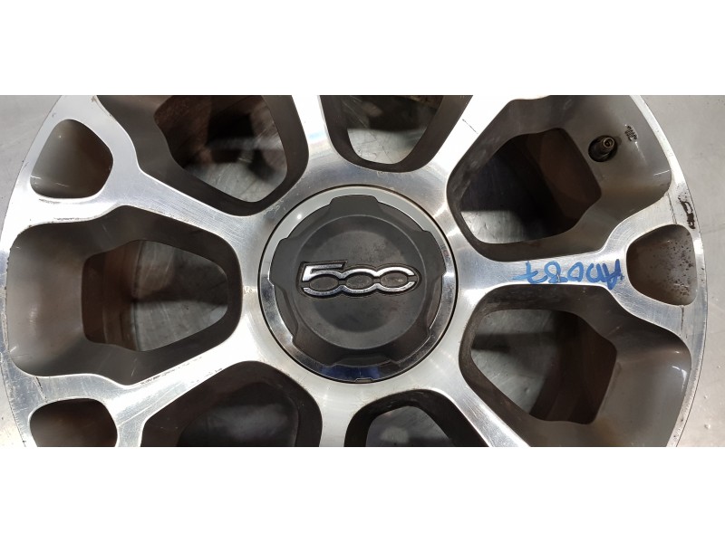 Recambio de llanta para fiat 500 l (330) basic referencia OEM IAM 735577032 735579512  Recambio de llanta para fiat 500 l (330) basic referencia OEM IAM 735577032 735579512