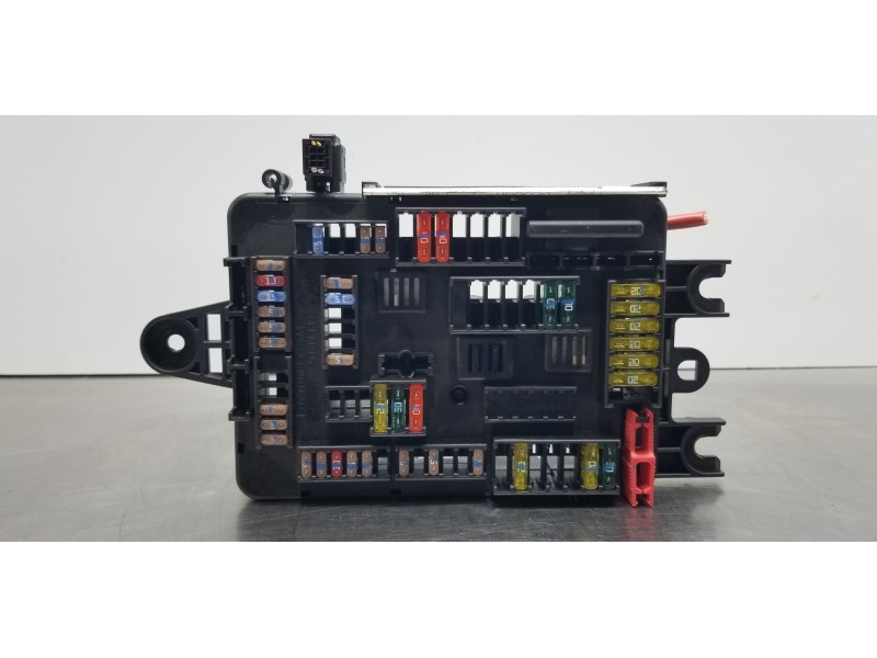 Recambio de caja reles / fusibles para bmw serie 1 lim. (f20) 118d xdrive referencia OEM IAM 61149261111  