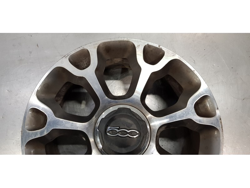 Recambio de llanta para fiat 500 l (330) basic referencia OEM IAM 735577032 735579512  Recambio de llanta para fiat 500 l (330) basic referencia OEM IAM 735577032 735579512