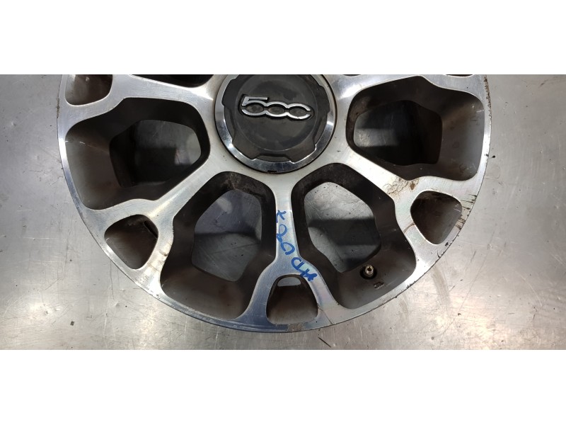 Recambio de llanta para fiat 500 l (330) basic referencia OEM IAM 735577032 735579512  Recambio de llanta para fiat 500 l (330) basic referencia OEM IAM 735577032 735579512