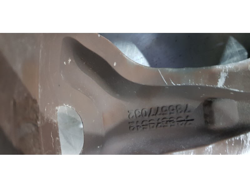 Recambio de llanta para fiat 500 l (330) basic referencia OEM IAM 735577032 735579512  Recambio de llanta para fiat 500 l (330) basic referencia OEM IAM 735577032 735579512