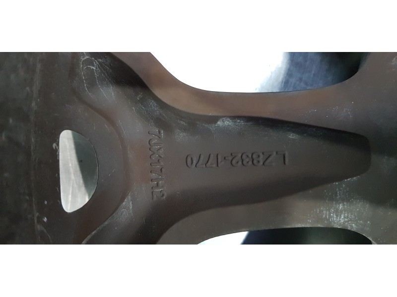 Recambio de llanta para fiat 500 l (330) basic referencia OEM IAM 735577032 735579512  Recambio de llanta para fiat 500 l (330) basic referencia OEM IAM 735577032 735579512