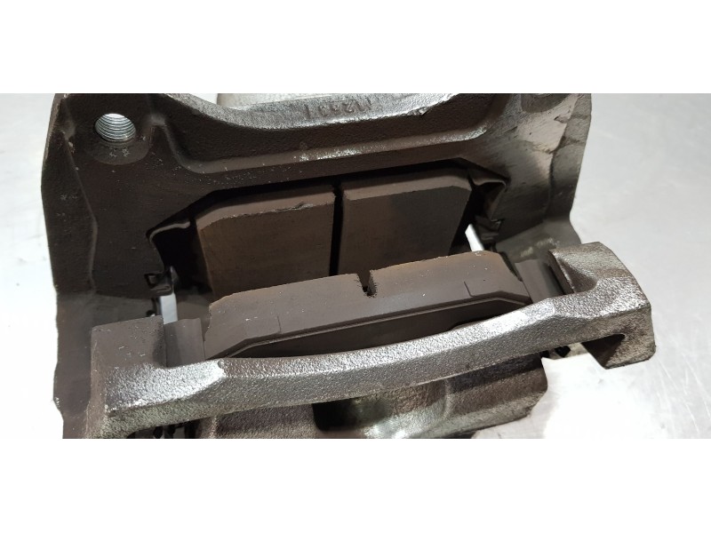 Recambio de pinza freno delantera derecha para hyundai tucson tecno sky referencia OEM IAM 58130R2100  