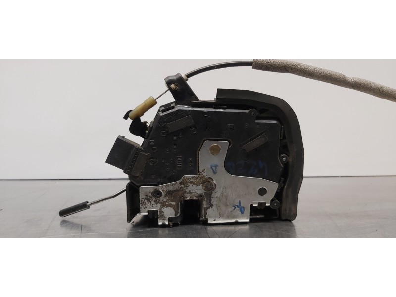 Recambio de cerradura puerta delantera derecha para bmw serie 3 compact (e46) 320td referencia OEM IAM 51218253433   Recambio de cerradura puerta delantera derecha para bmw serie 3 compact (e46) 320td referencia OEM IAM 51218253433