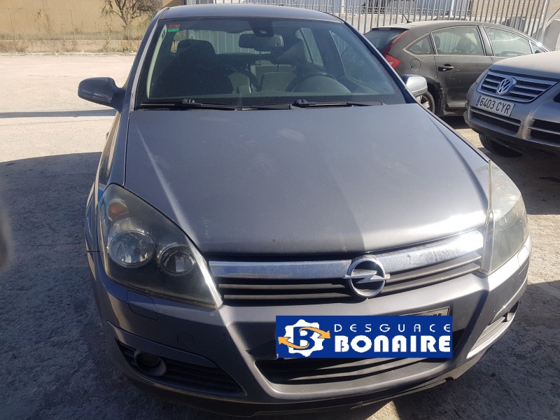 opel astra h berlina del año 2004