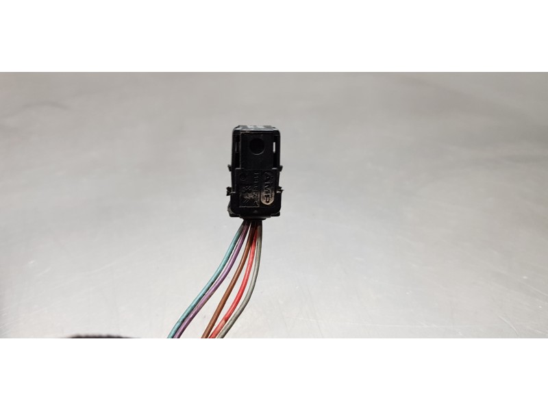 Recambio de retrovisor izquierdo para citroen c5 berlina 2.2 hdi vivace referencia OEM IAM 8149HX  