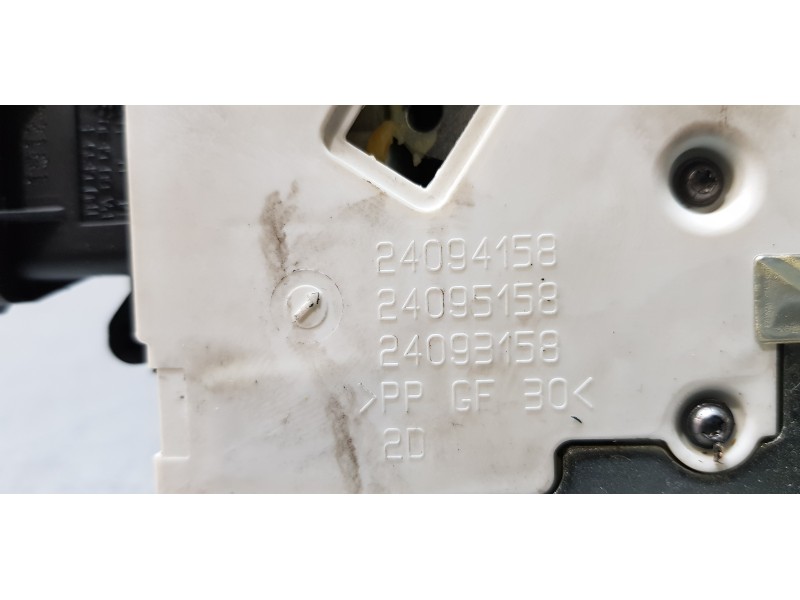 Recambio de cerradura puerta delantera derecha para citroen c3 picasso exclusive referencia OEM IAM 9681725380   Recambio de cerradura puerta delantera derecha para citroen c3 picasso exclusive referencia OEM IAM 9681725380