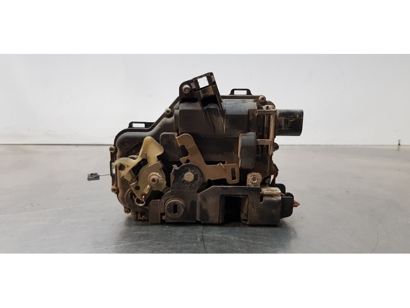 Recambio de cerradura puerta trasera izquierda para volkswagen passat berlina (3b3) 1.9 tdi referencia OEM IAM 3B1837015A   Recambio de cerradura puerta trasera izquierda para volkswagen passat berlina (3b3) 1.9 tdi referencia OEM IAM 3B1837015A