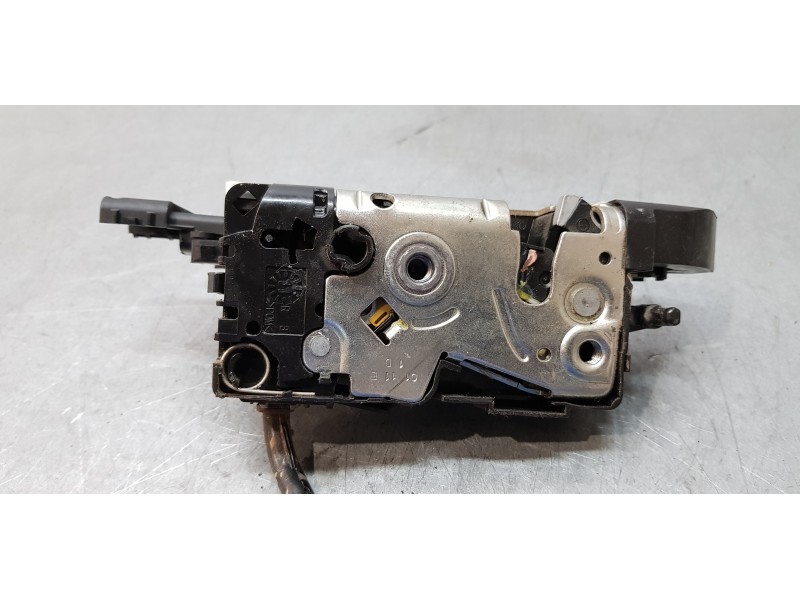 Recambio de cerradura puerta delantera derecha para citroen c3 picasso exclusive referencia OEM IAM 9681725380   Recambio de cerradura puerta delantera derecha para citroen c3 picasso exclusive referencia OEM IAM 9681725380