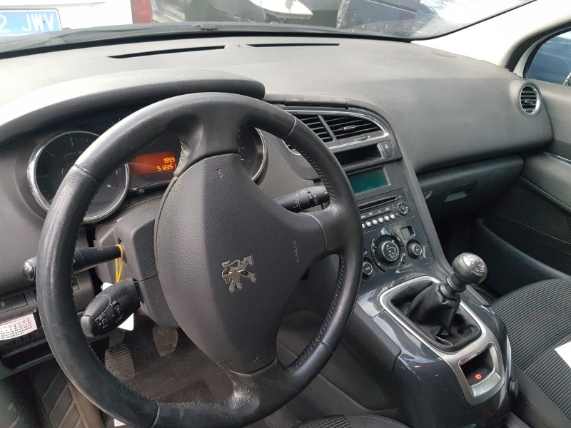 peugeot 5008 del año 2013