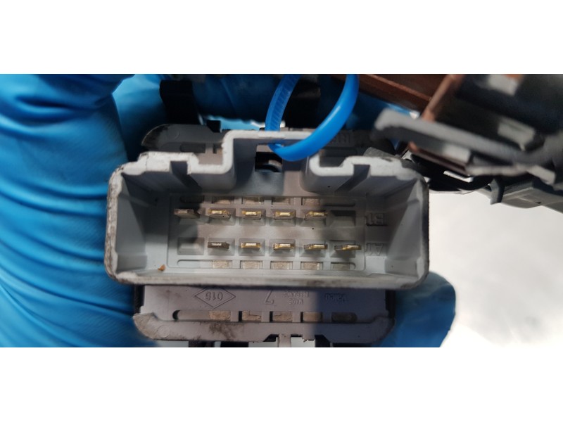 Recambio de mando elevalunas delantero izquierdo para renault scenic ii emotion referencia OEM IAM 8200315042   Recambio de mando elevalunas delantero izquierdo para renault scenic ii emotion referencia OEM IAM 8200315042