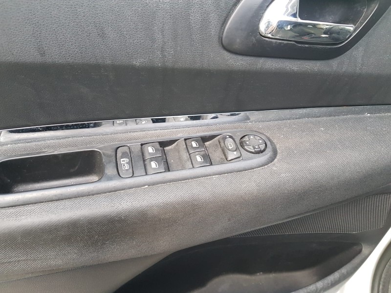 peugeot 5008 del año 2013