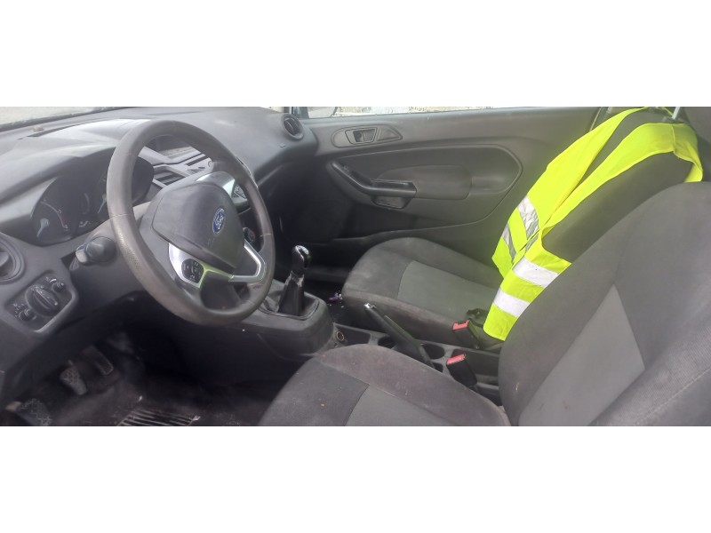 ford fiesta (ccn) del año 2013