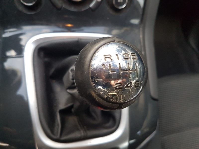 peugeot 5008 del año 2013