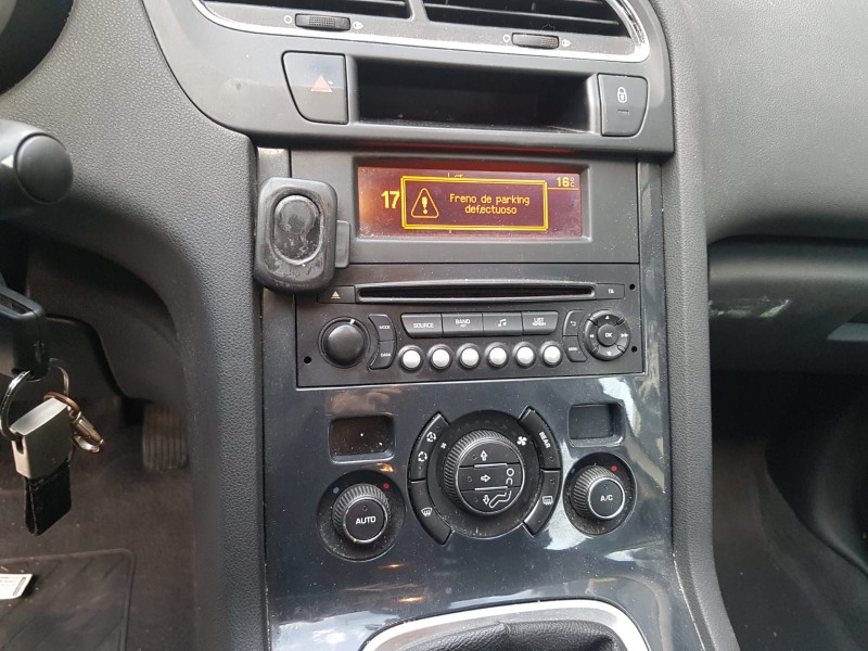 peugeot 5008 del año 2013