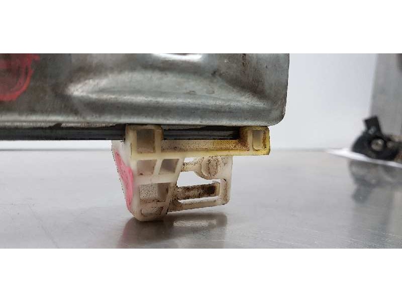 Recambio de elevalunas trasero derecho para renault megane ii berlina 5p pack authentique (e) referencia OEM IAM 8201010921   Recambio de elevalunas trasero derecho para renault megane ii berlina 5p pack authentique (e) referencia OEM IAM 8201010921