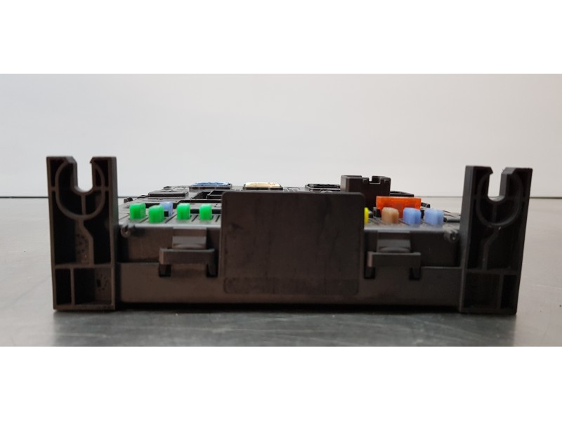 Recambio de caja reles / fusibles para citroen c4 picasso exclusive referencia OEM IAM 9666895680 281197595 