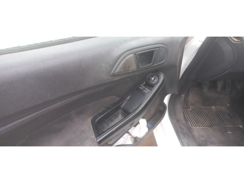 ford fiesta (ccn) del año 2013