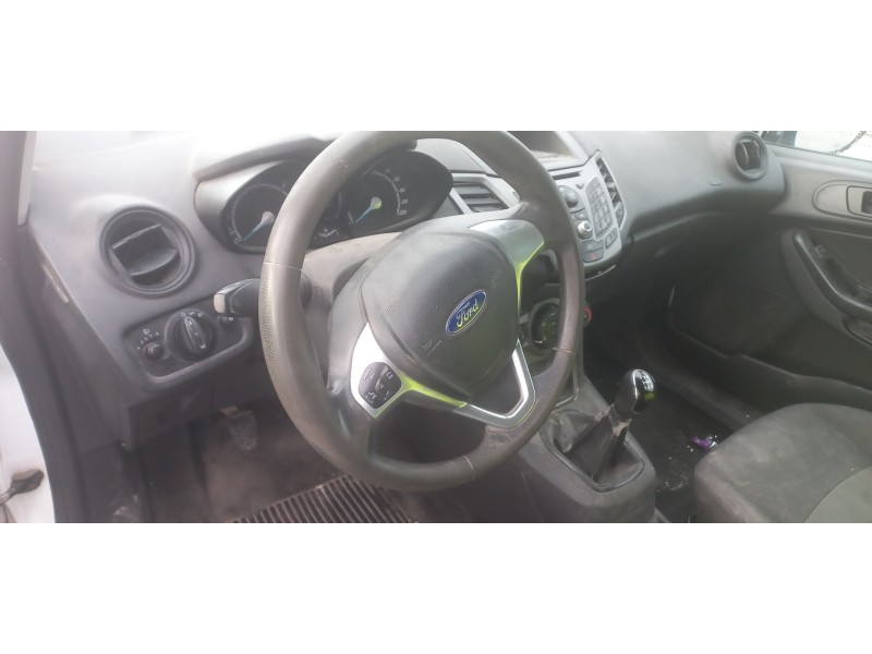 ford fiesta (ccn) del año 2013