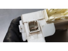Recambio de caja reles / fusibles para toyota yaris hsd city referencia OEM IAM 8273052K40   2