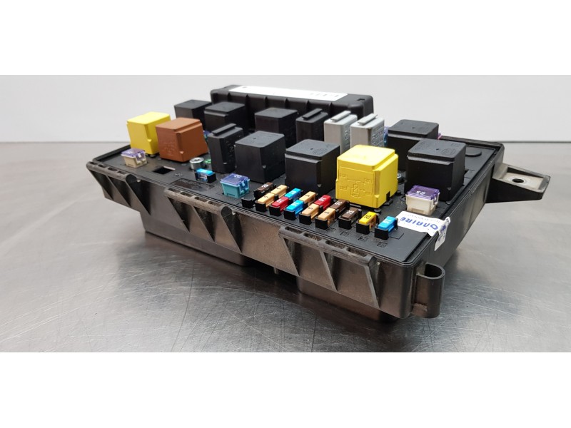 Recambio de caja reles / fusibles para opel astra h ber. cosmo referencia OEM IAM 13242781 5DK009464  Recambio de caja reles / fusibles para opel astra h ber. cosmo referencia OEM IAM 13242781 5DK009464