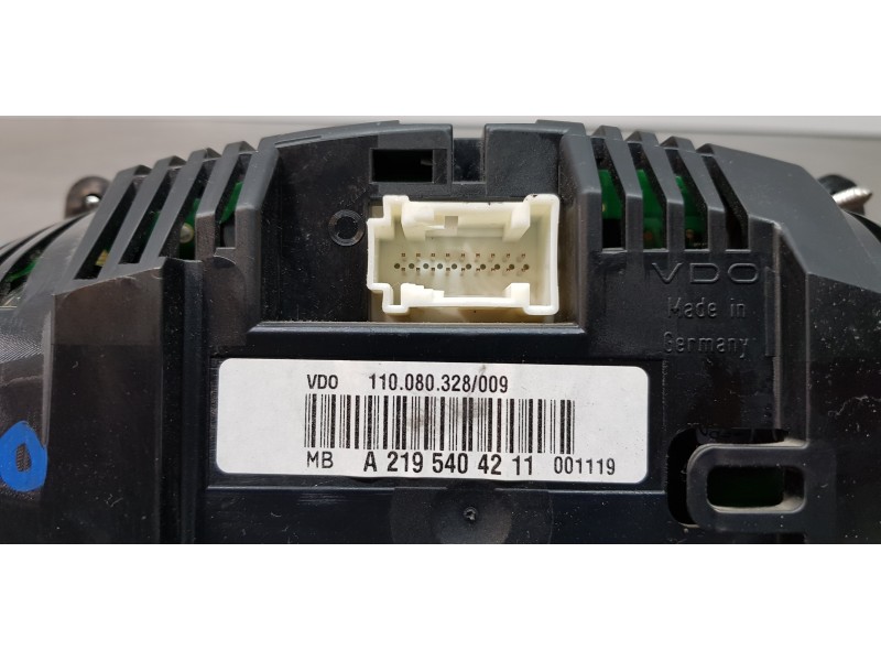 Recambio de cuadro instrumentos para mercedes clase cls (w219) 350 cgi (219.357) referencia OEM IAM A2195404211  