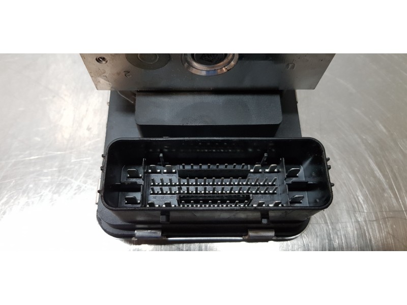 Recambio de abs para volvo xc60 r design awd referencia OEM IAM 32214772  