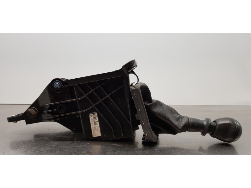 Recambio de palanca cambio para volkswagen crafter kasten (sy) furgón 35 bl ta fwd referencia OEM IAM 2N0711025  