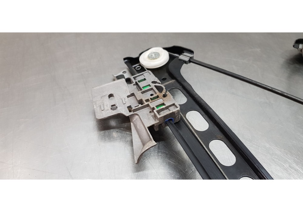 Recambio de elevalunas trasero derecho para mercedes clase cls (w219) 350 cgi (219.357) referencia OEM IAM A2197301046 A21973008