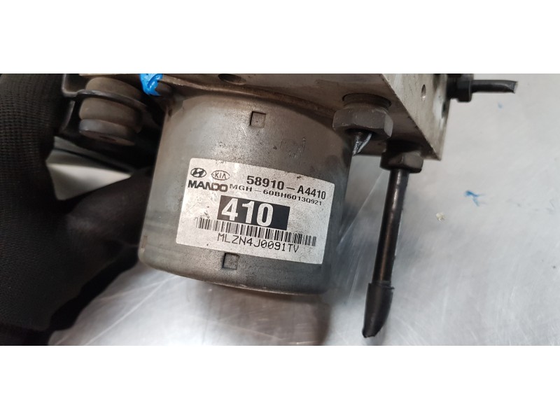 Recambio de abs para kia carens ( ) drive referencia OEM IAM 58910A4410  