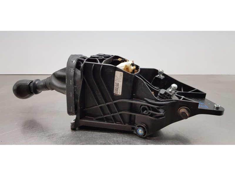 Recambio de palanca cambio para volkswagen crafter kasten (sy) furgón 35 bl ta fwd referencia OEM IAM 2N0711025  