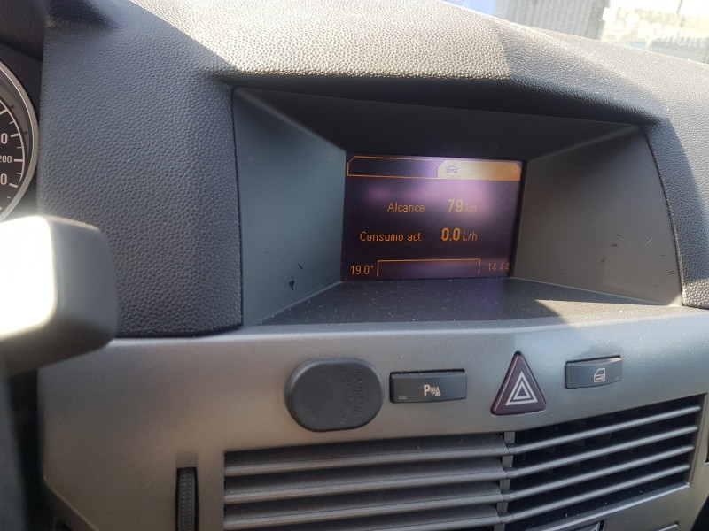 opel astra h berlina del año 2004